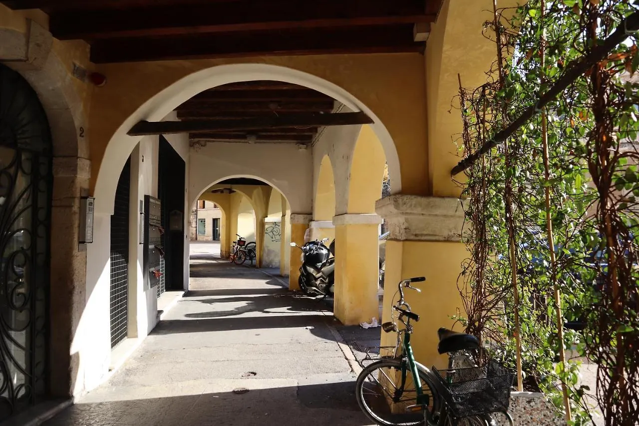 Roman Theatre Apartment In The Center Of Vicenza 0*,